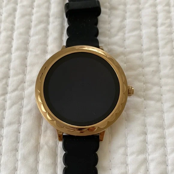 Kate Spade Scallop Smartwatch